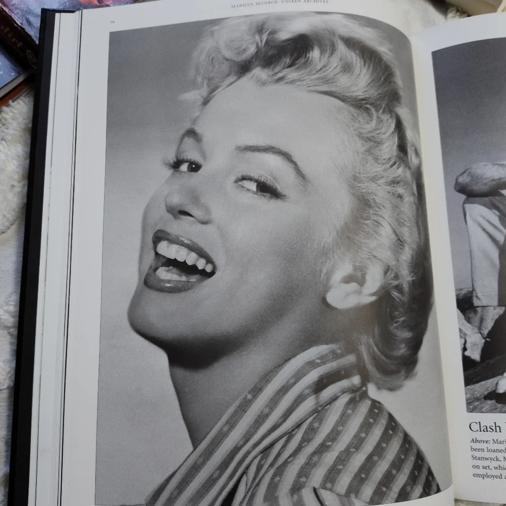 Book - Picture 4 of 8